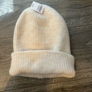 White/cream American Eagle Beanie